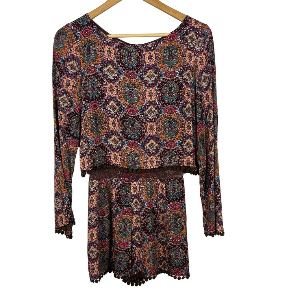 LOVPOSH LONG SLEEVE GEO FLORAL CROCHET TRIM LACE FLOUNCE ROMPER MULTI SMALL EUC - Picture 1 of 10